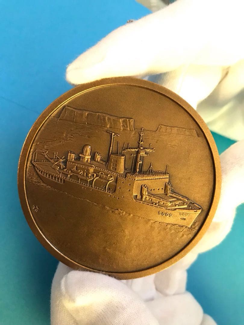 南極　砕氷艦　しらせ　竣工記念　文鎮　ペーパーウェイト