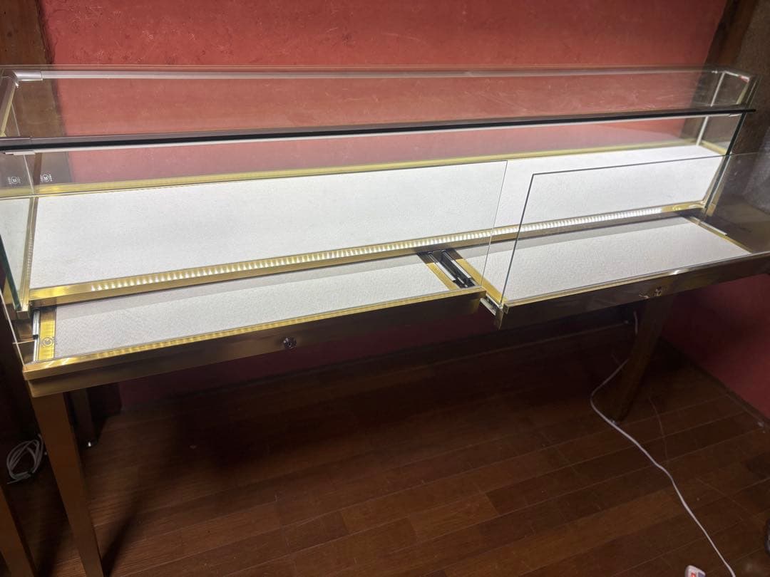 カウンター型LED照明&引き出し付きガラスジュエリーショーケース③