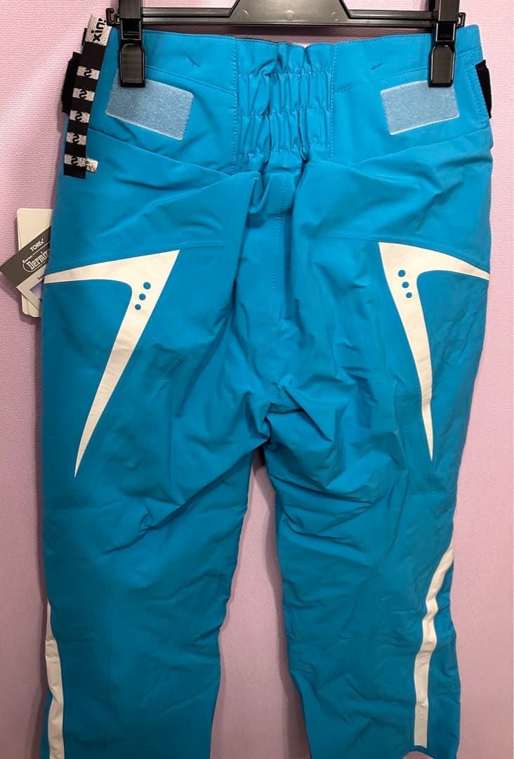 スキーウェア　パンツ　タグ付き新品未使用