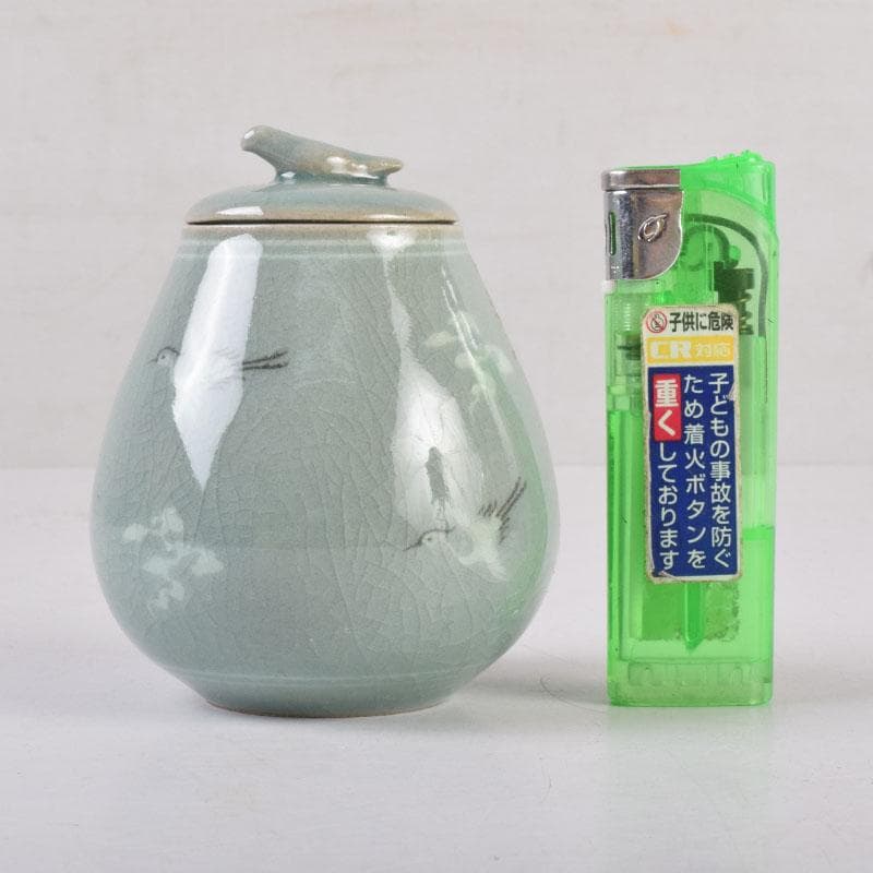 韓国人間文化財　柳海剛（柳根瀅）作　高麗青磁　象嵌鶴文　茶入　共箱　V　8407