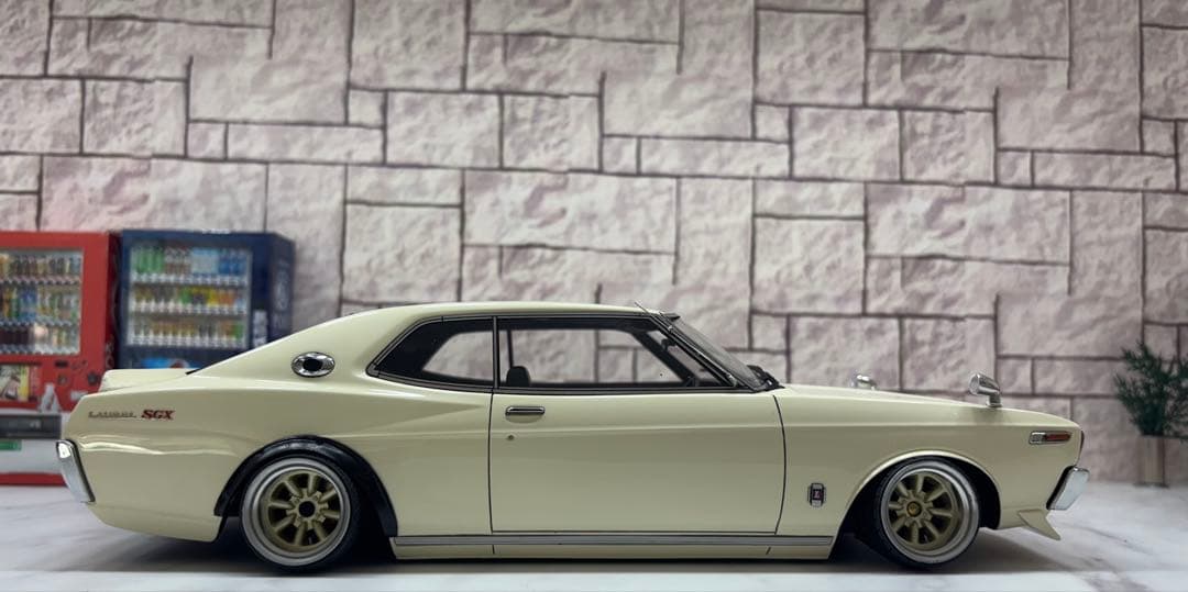 1/18 イグニッションモデル　日産ローレル　ワタナベ　オバフェンカスタム