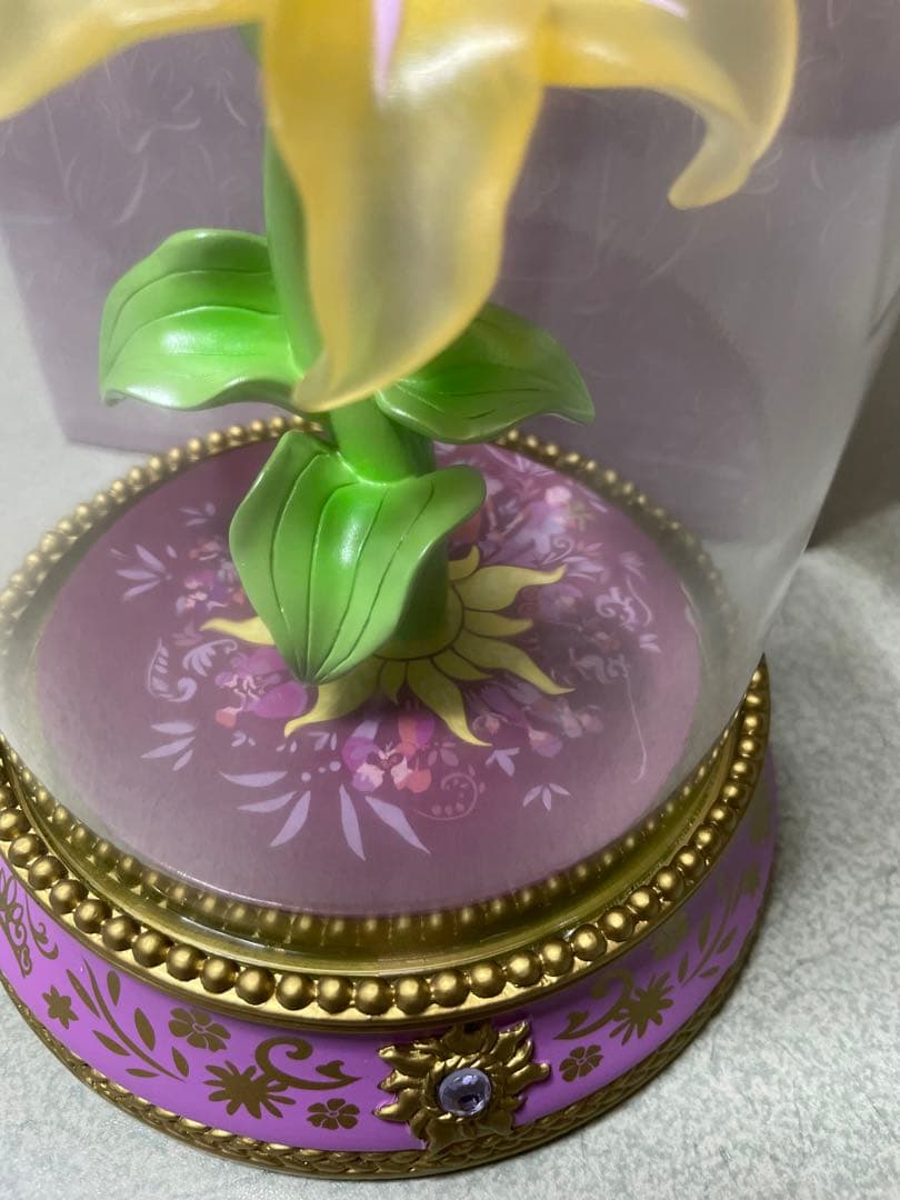 ラプンツェル　10周年　魔法の花　LEDライト　　ディズニーストア限定