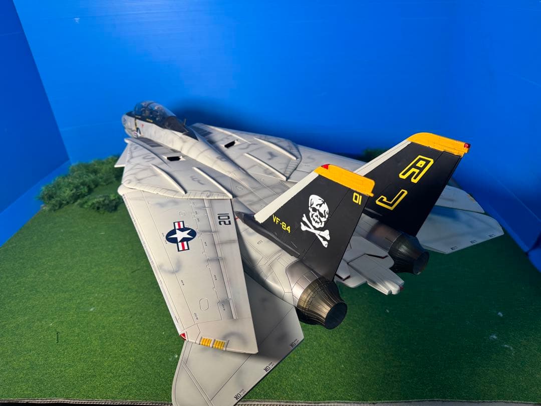 稀少絶版1/18 F-14A トム・キャット/VF84 (リニューアル版)