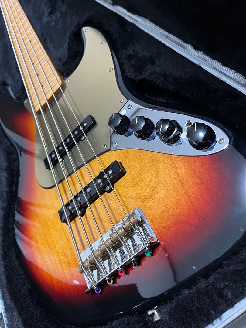 ベース Fender Deluxe Active Jazz Bass V