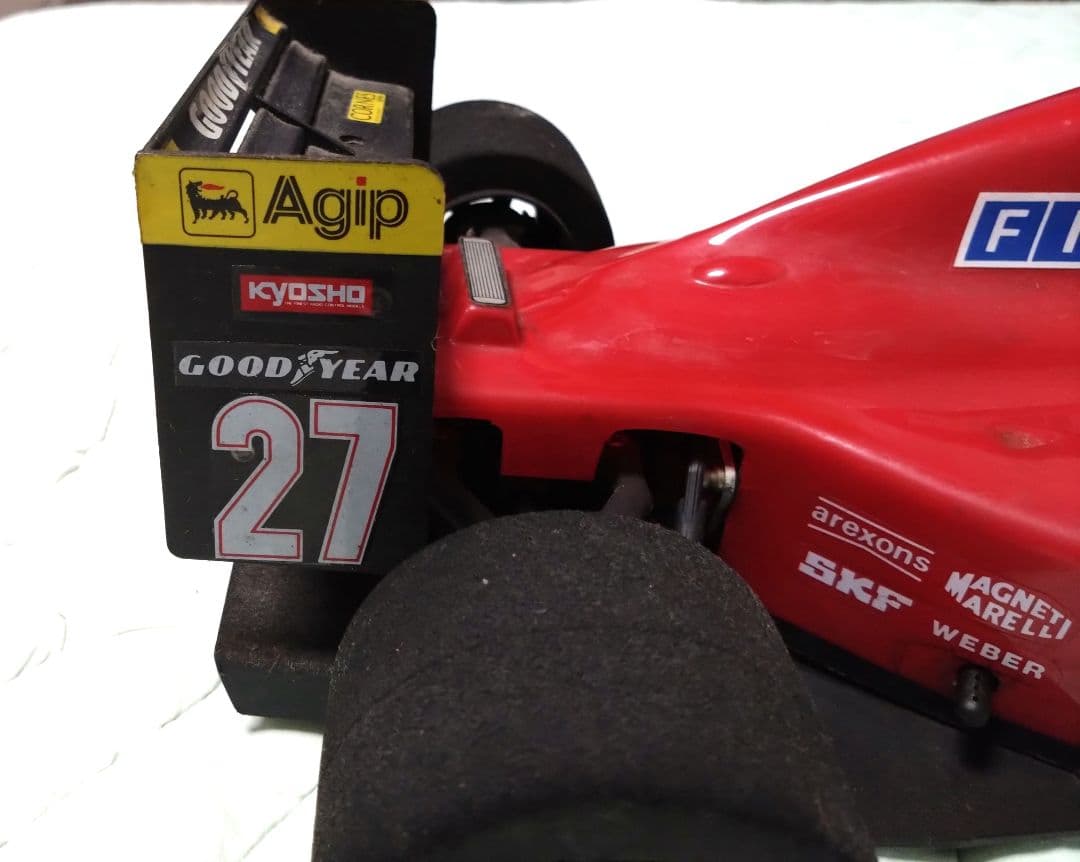京商フェラーリ　FERRARI 642/F1-91 1/8 エンジンRC