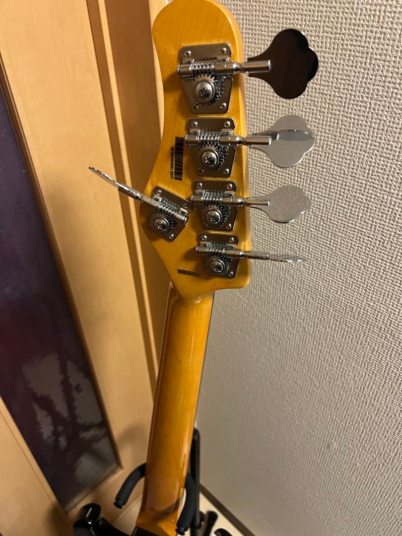 ベース Tagima Guitars TW-73 5 AWH Pickguard