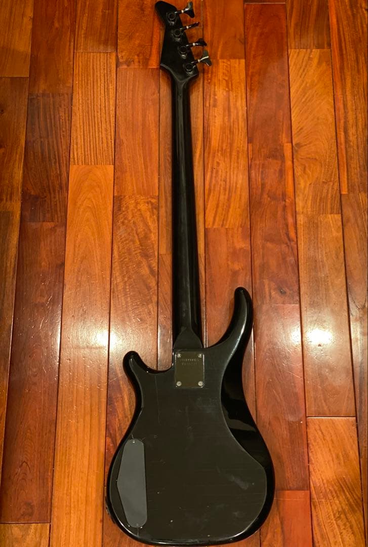 【値下げ】エレキベース 黒 FERNANDES ストラップとスタンド付き