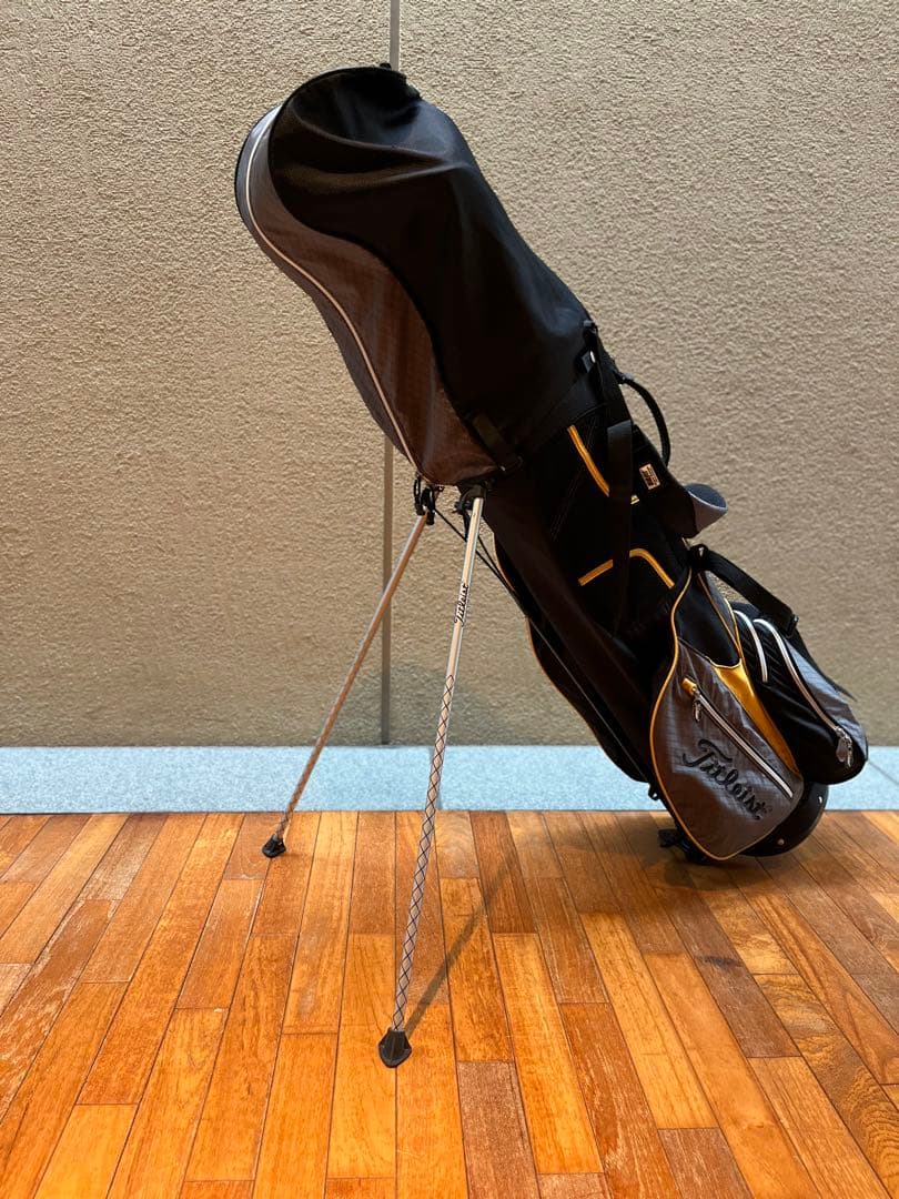 Titleist スタンド式キャディバッグ 8.5型 5分割 ブラック・オレンジ