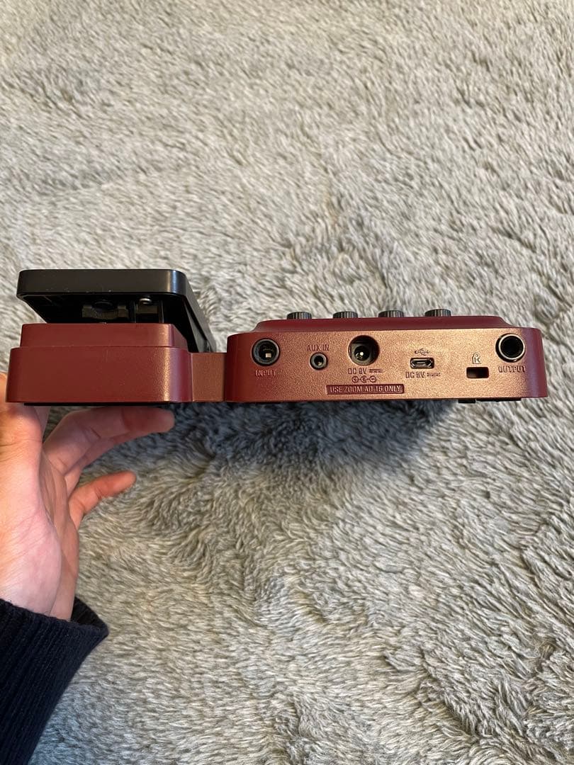 ZOOM B1X FOUR ベースマルチエフェクター