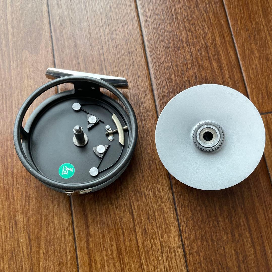 HARDY L.R.H. Lightweight フライリール