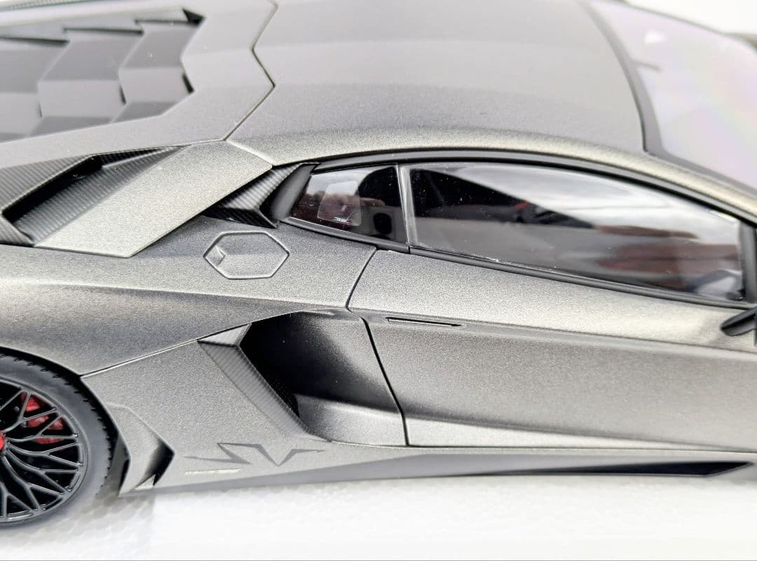 1/18 ミニカー オートアート ランボルギーニ アヴェンタドール　SV