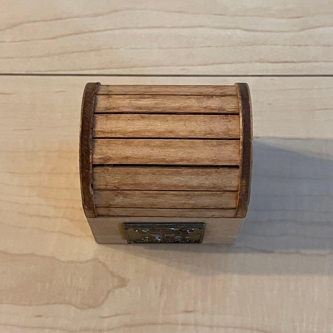 【ワンピース】記念メダル 宝箱付き