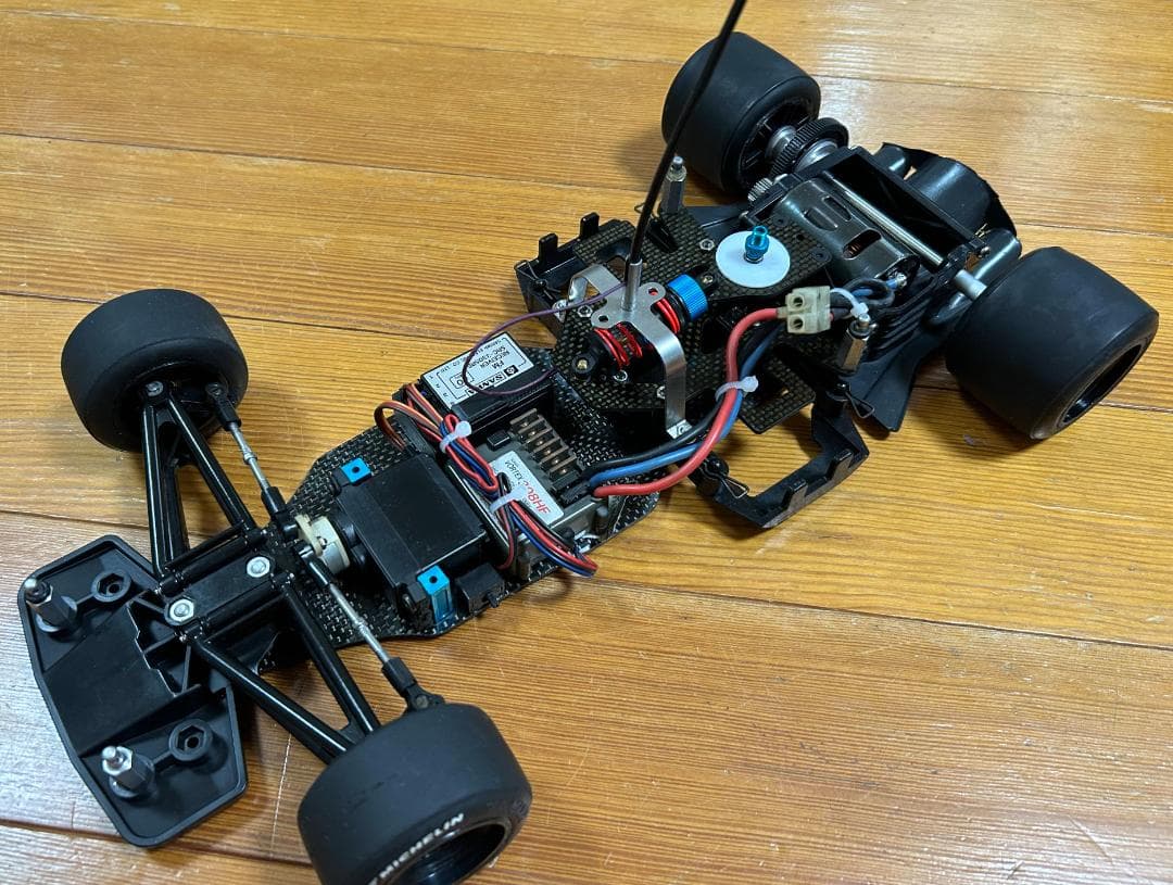 u*f様 タミヤ F103LM メカ付き