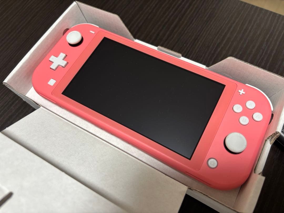 Nintendo Switch Lite スイッチ　ライト　本体　ピンク
