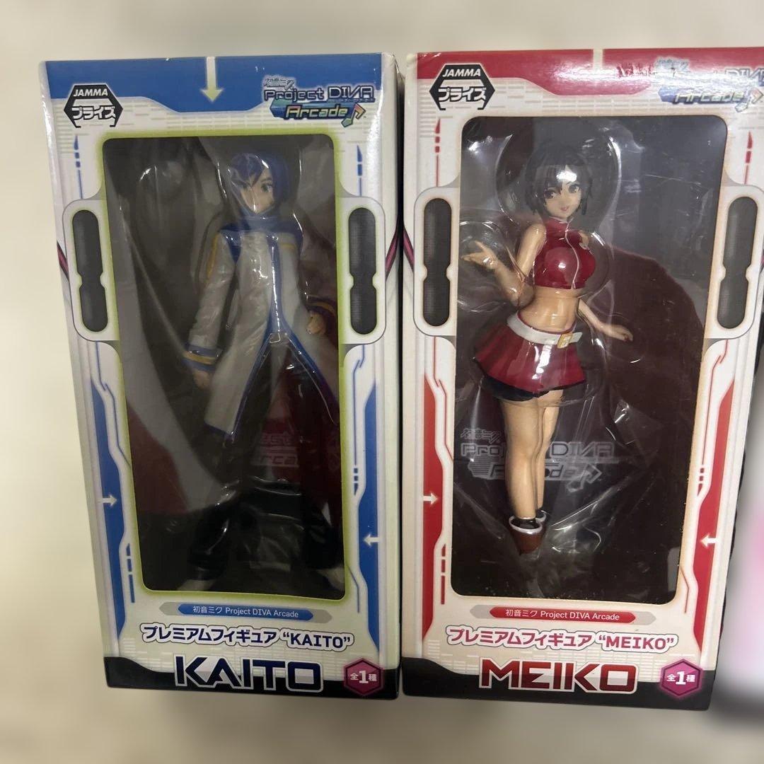 【4体セット】プレミアムフィギュア　鏡音リン　巡音ルカ　MEIKO KAITO