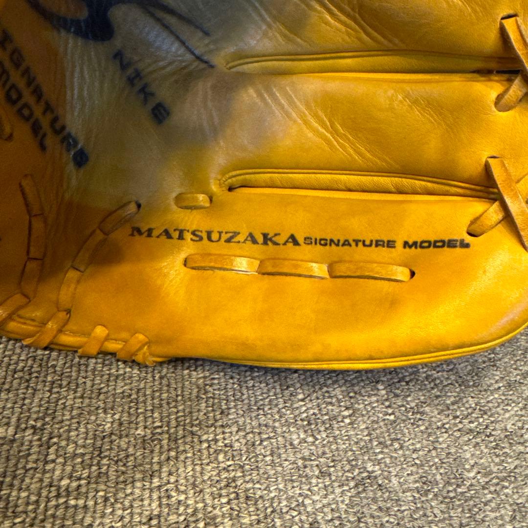 ナイキ シグネチャーモデル 松坂大輔モデル 軟式用グローブ