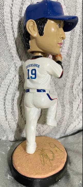 サイン入りスワローズ石川雅規投手1,000イニング達成記念ボブルヘッド人形