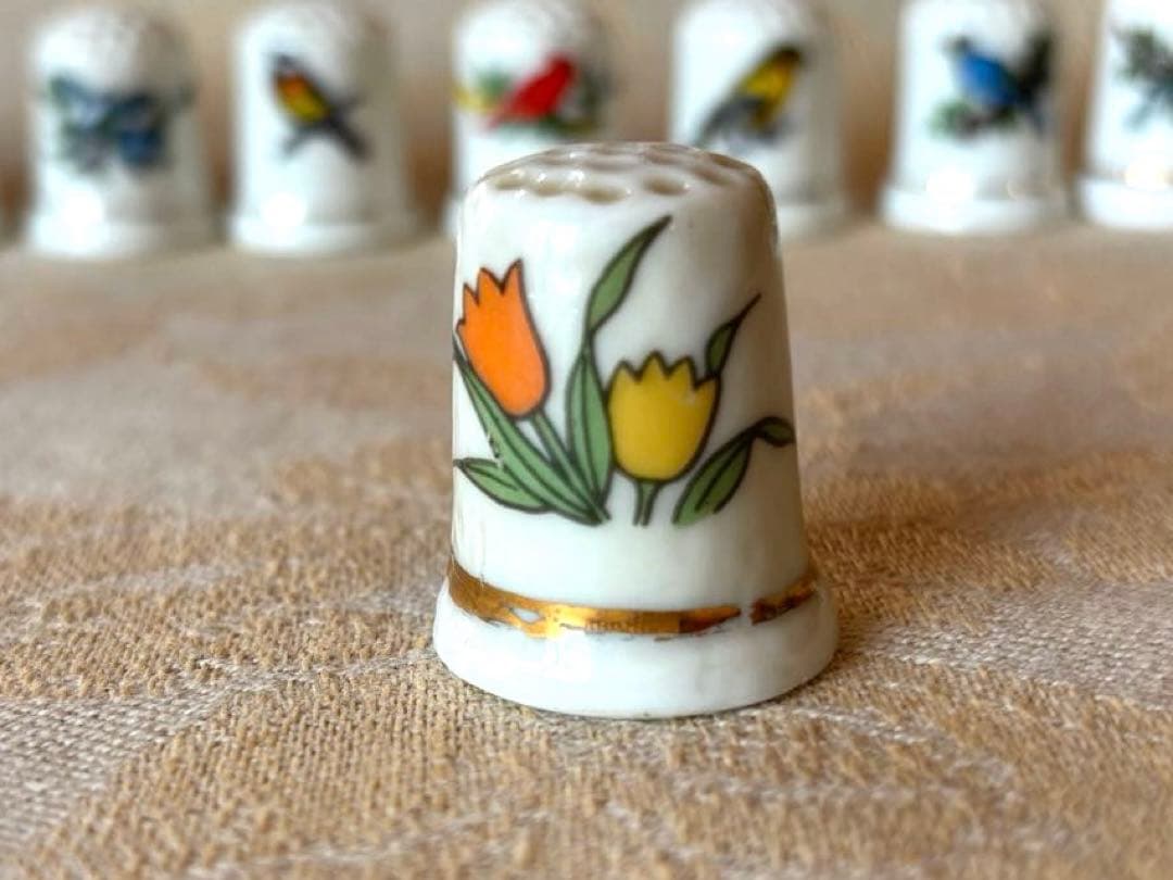 お買い得！陶磁器製 鳥と花のシンブル（指貫）11個セット