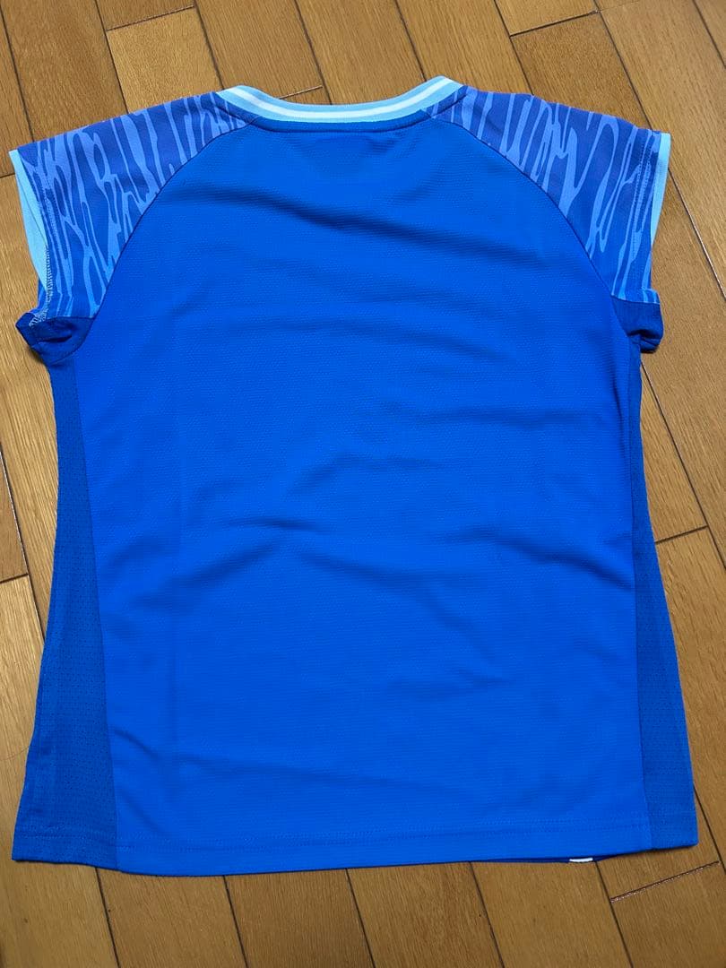 YONEXレディースユニフォーム上下セットです