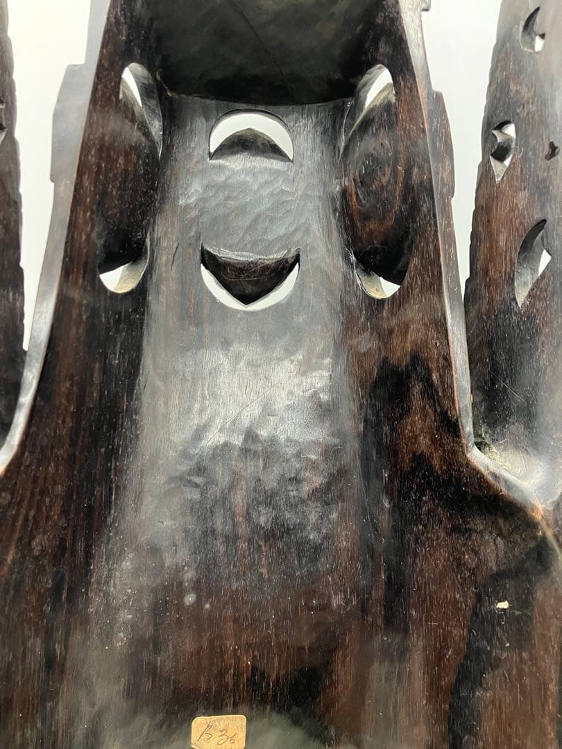 黒檀　繊細な木彫りのお面 仮面 バロン神 壁掛け 木製 ウッド バリ島 工芸品