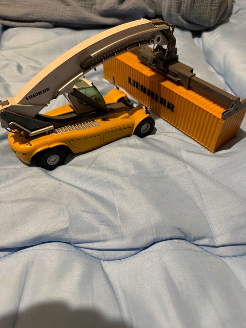 Liebherr ミニカー コンテナ付き 1/50