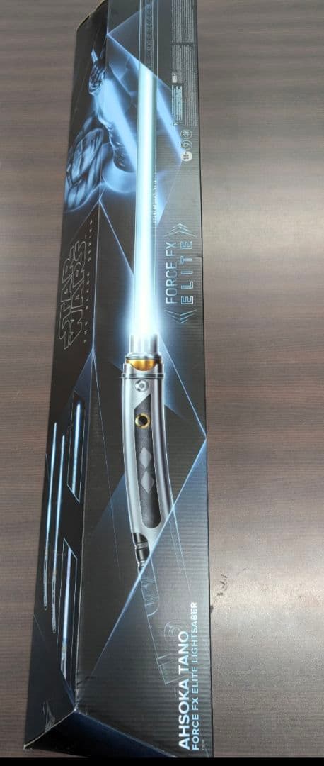 ハズブロ フォースFXライトセーバー アソーカ・タノ