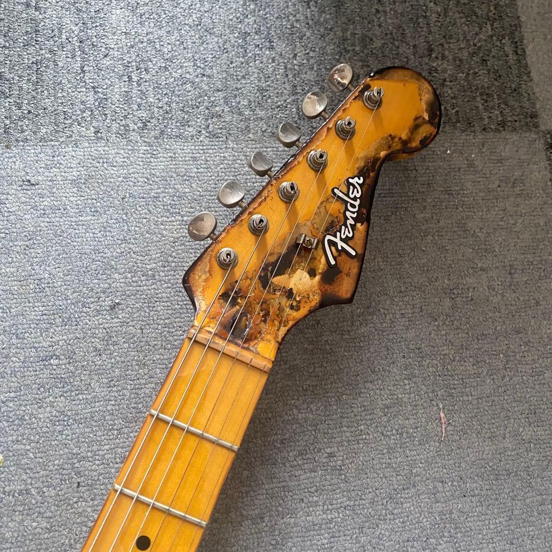 スクワイヤー By Fender ストラトキャスター ドット柄 バディガイカラー