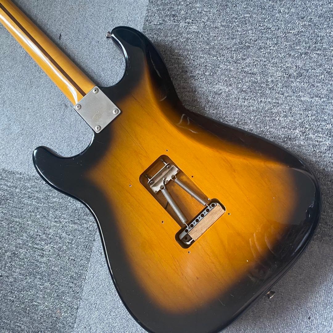 スクワイヤー By Fender ストラトキャスター ドット柄 バディガイカラー