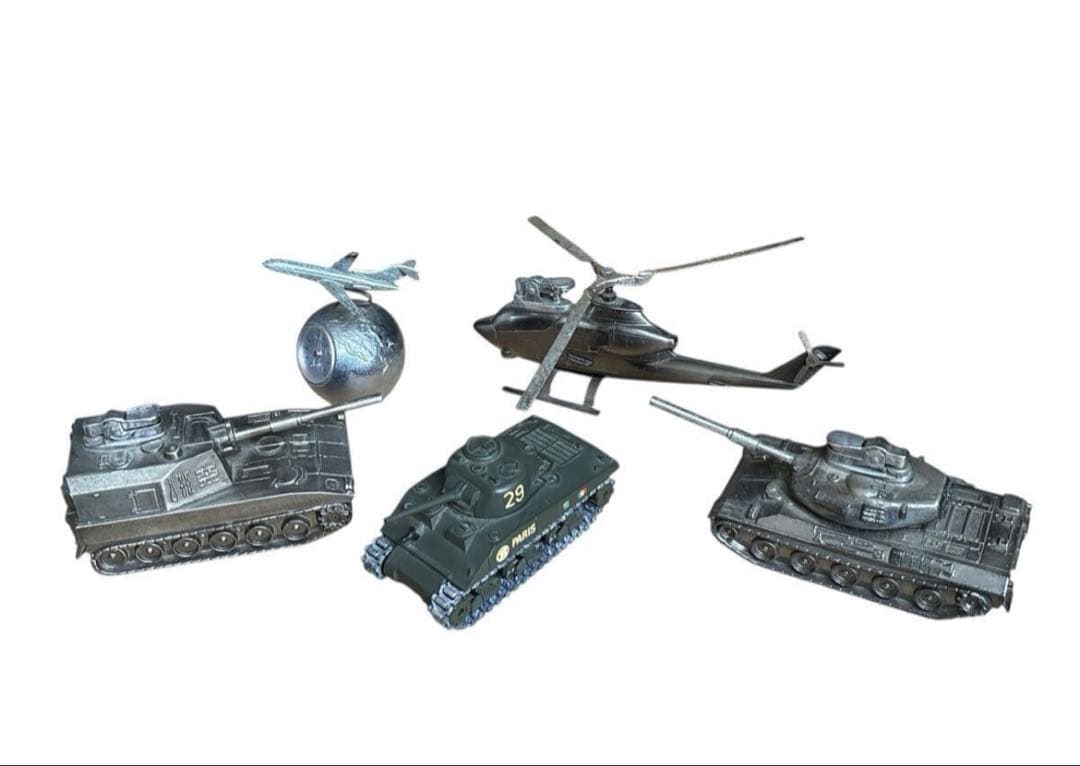 75式自走榴弾砲　74式戦車　シャーマン戦車M4A3 飛行機　温度計ヘリコプター