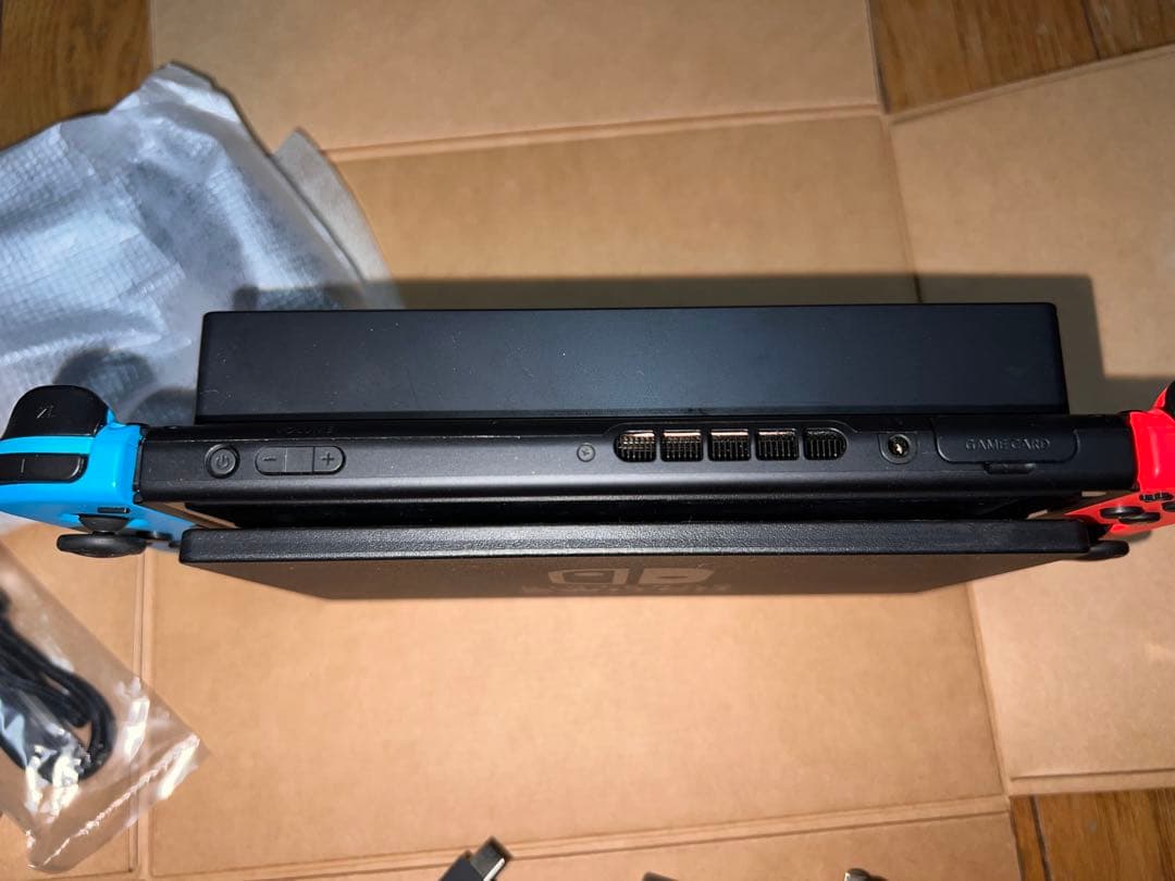 Nintendo Switch 本体　ドック　Joy-Conなど付属品有　動作品