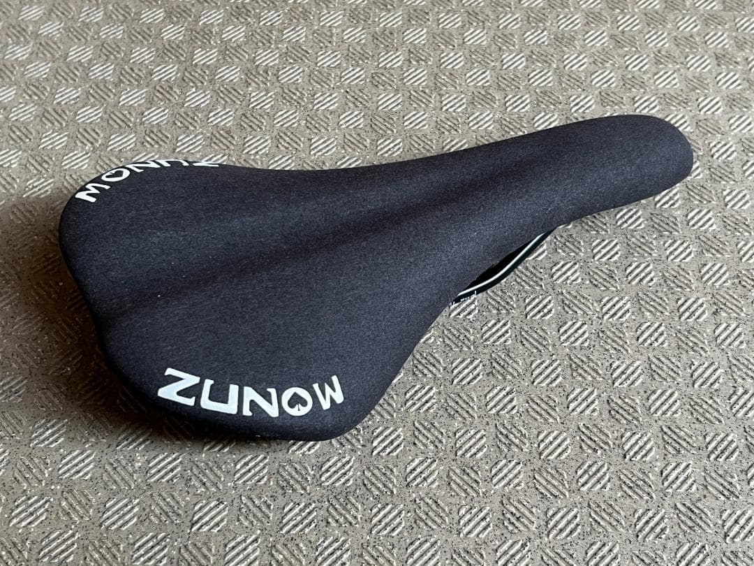 ZUNOW ブラックスエードサドル（新品未使用）