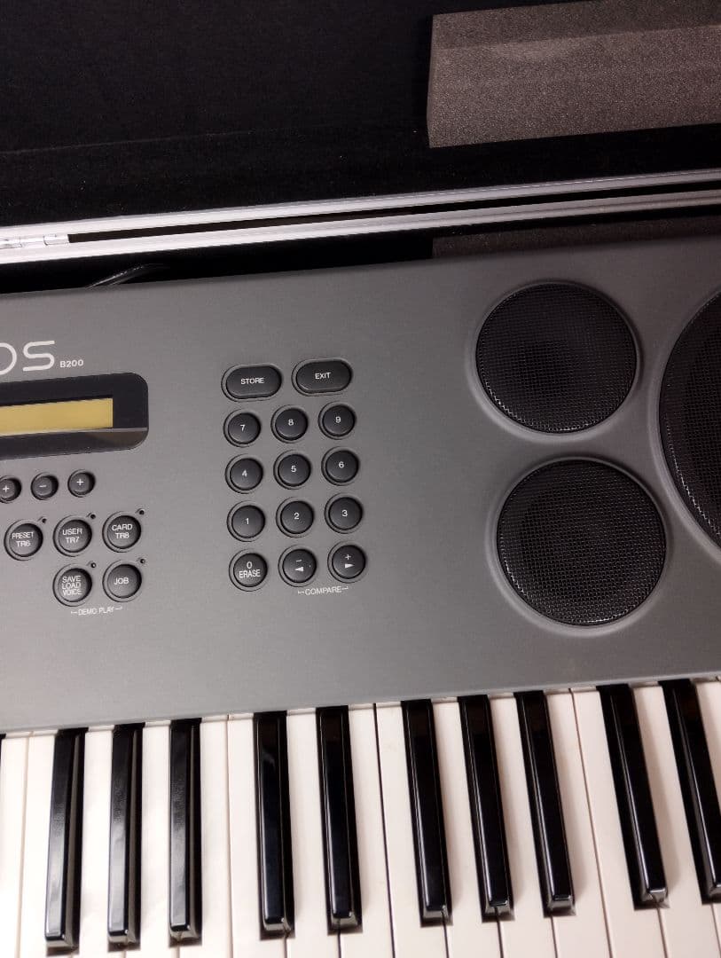 YAMAHA シンセサイザー EOS B200 ハードケース付き