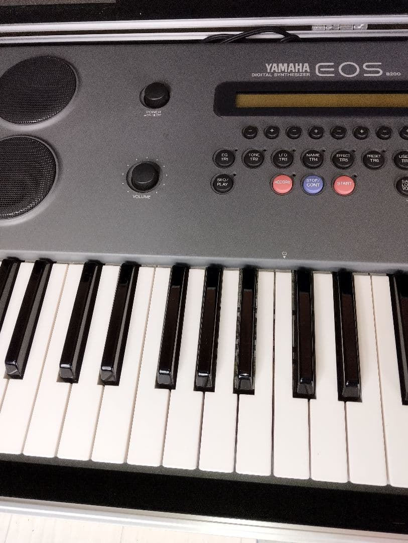 YAMAHA シンセサイザー EOS B200 ハードケース付き
