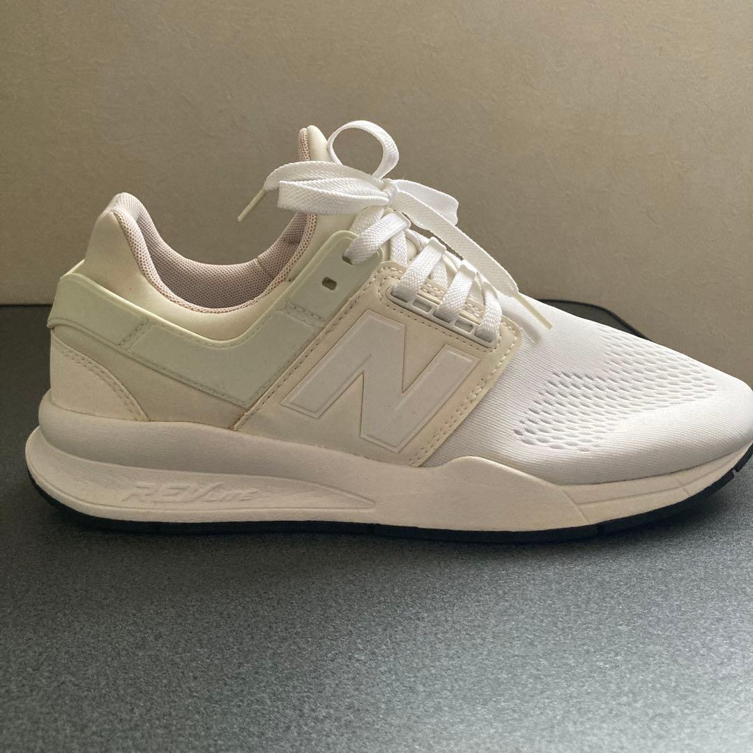 New Balance ホワイト スニーカー