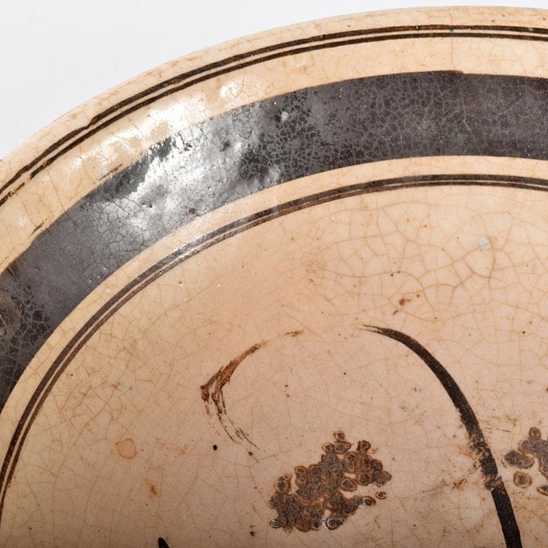 中国　磁州窯　鉄釉　花文　平鉢　裏千家十五代鵬雲斎極め箱　M　R8371