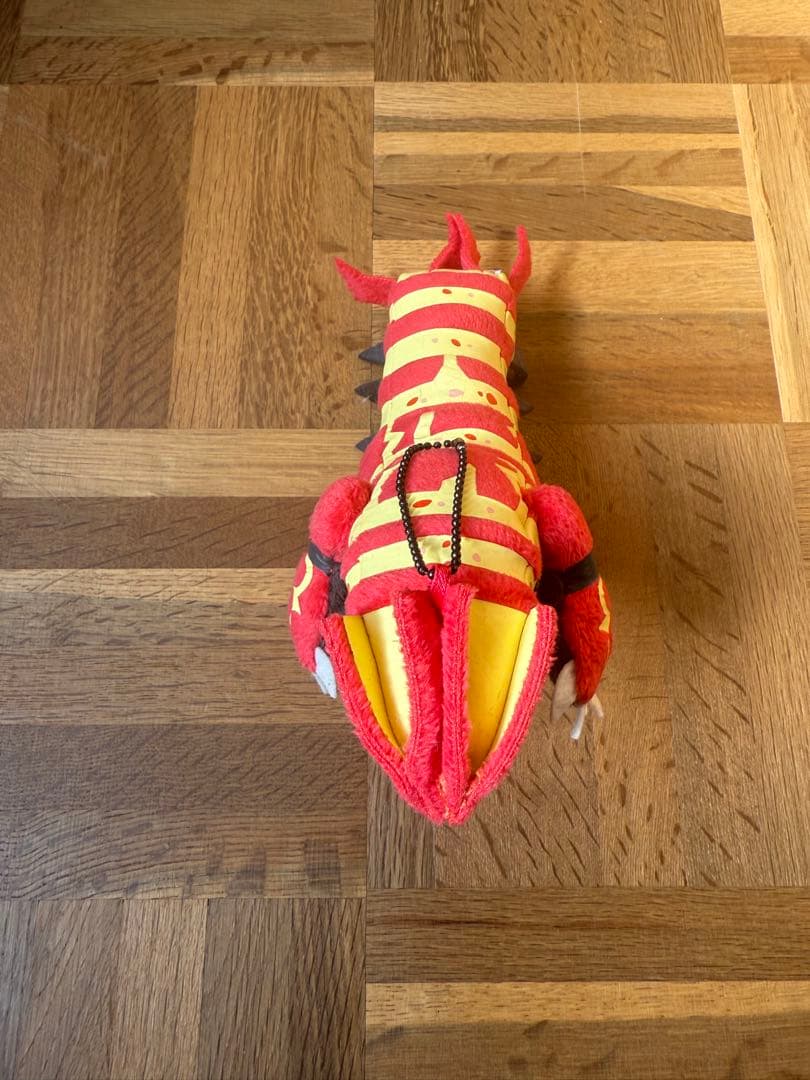 激レアメガリザードン ぬいぐるみ 赤黒