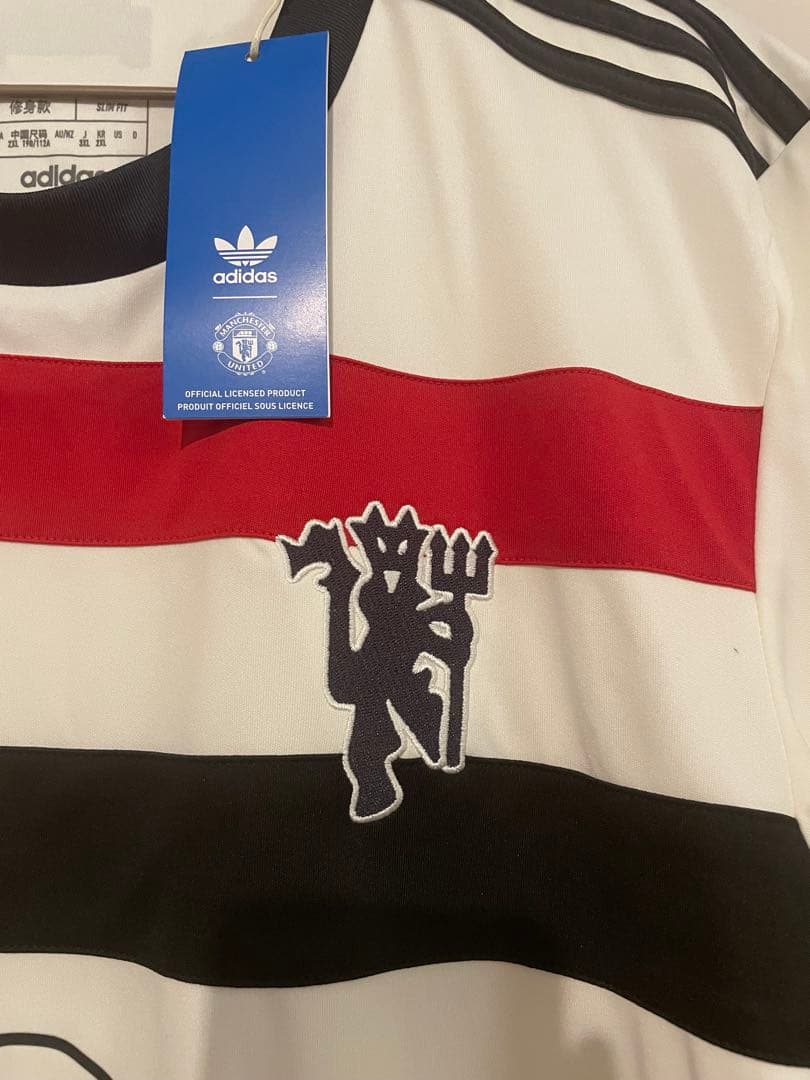 マンチェスターユナイテッド　ユニフォーム　ザークツィー　アディダス　新品未使用