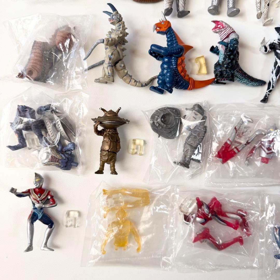ウルトラマン　怪獣　キャラエッグ　ワンダーカプセル　フィギュア