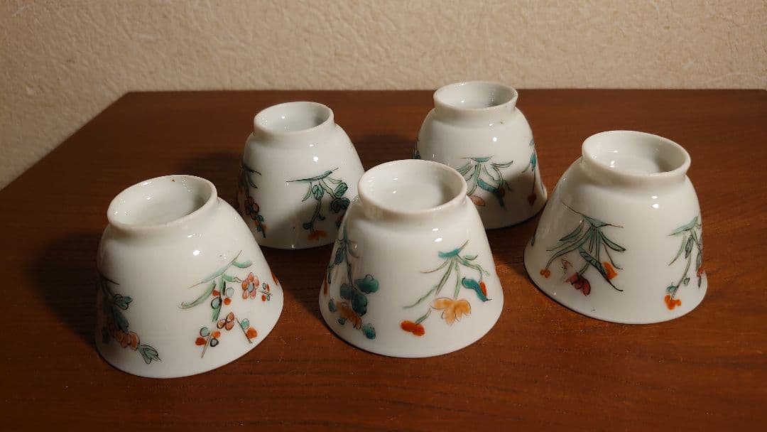 李朝　白磁　色絵　華の図　アンティーク李朝　煎茶碗　５客