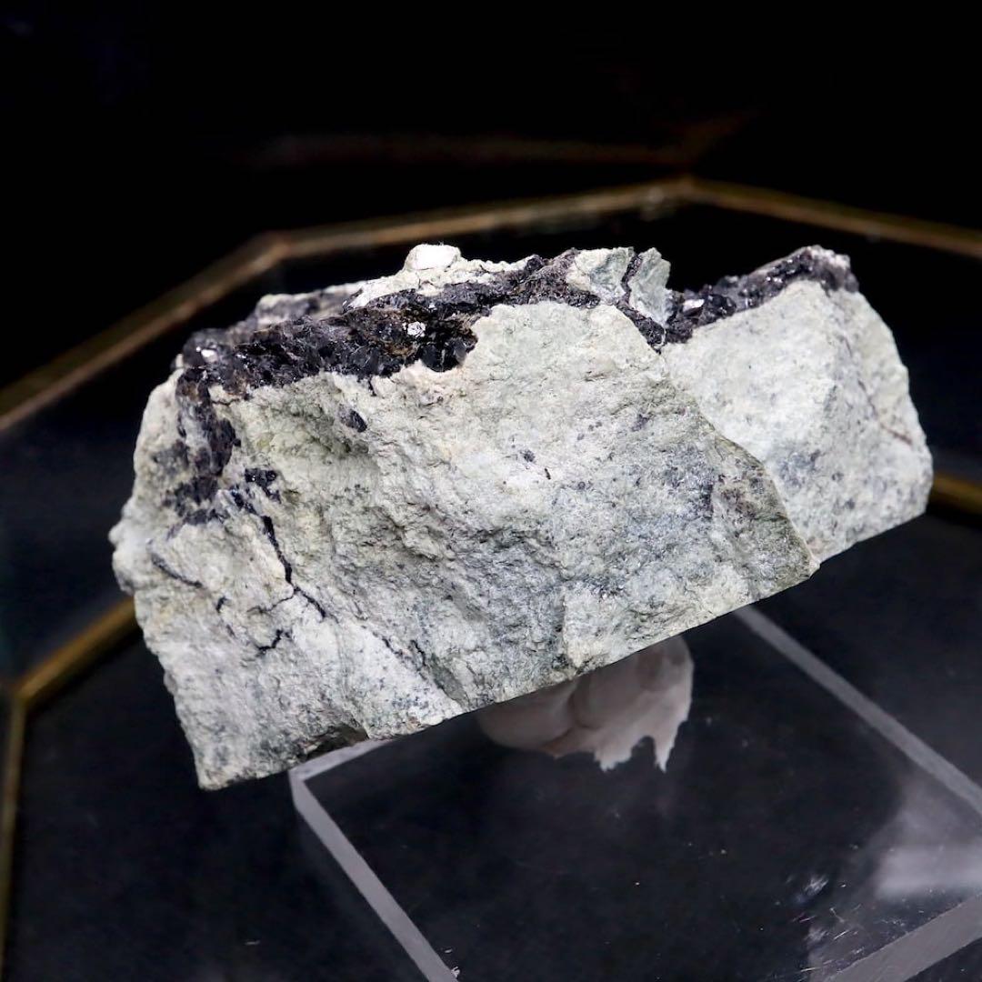 メラナイト ガーネット 灰鉄柘榴石 201,7g AND103 原石 天然石