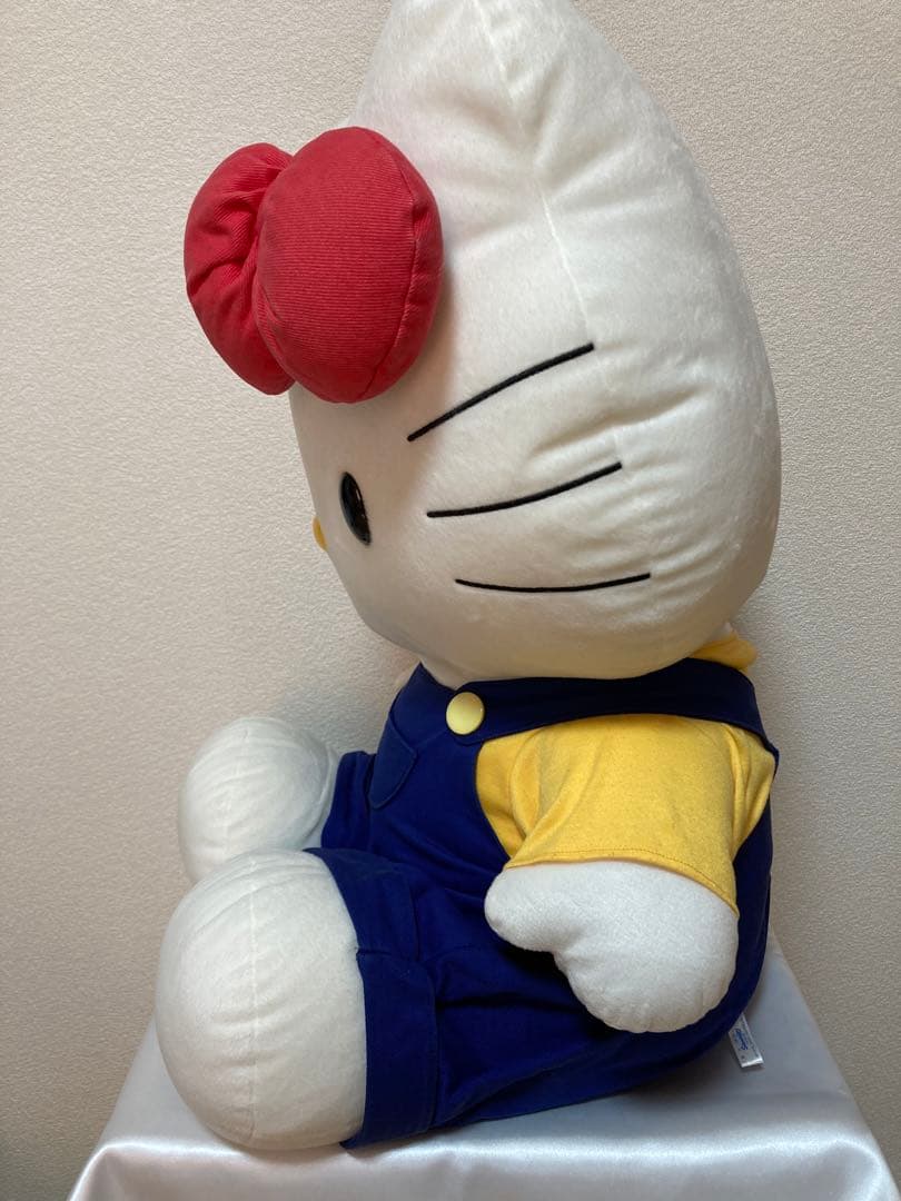 【特大】キティちゃん　ぬいぐるみ