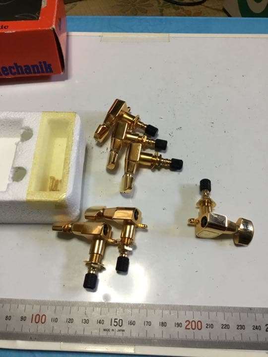 エレキギター用糸巻き