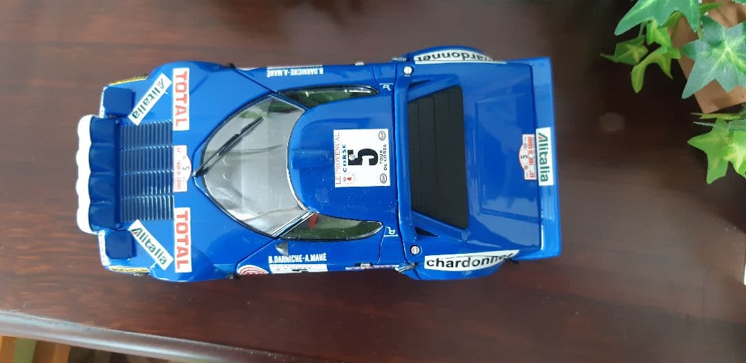 京商18分の1ミニカーランチアストラトス