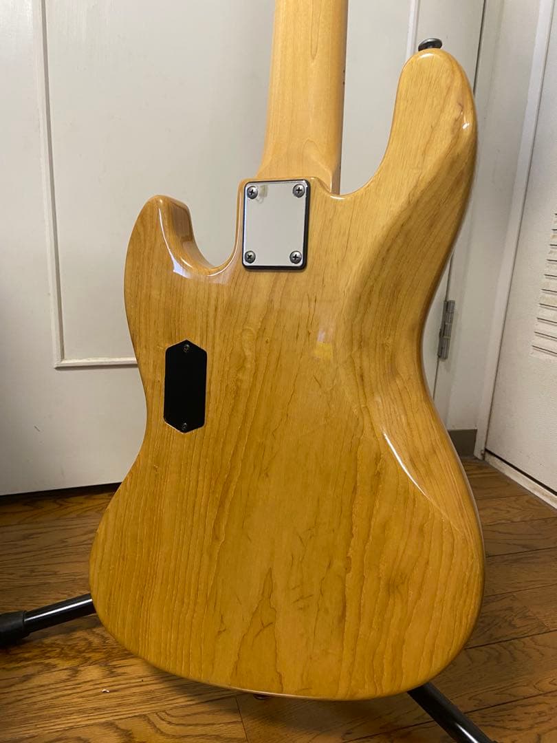 m*n様 Bacchus BJB5-700 5弦ベース