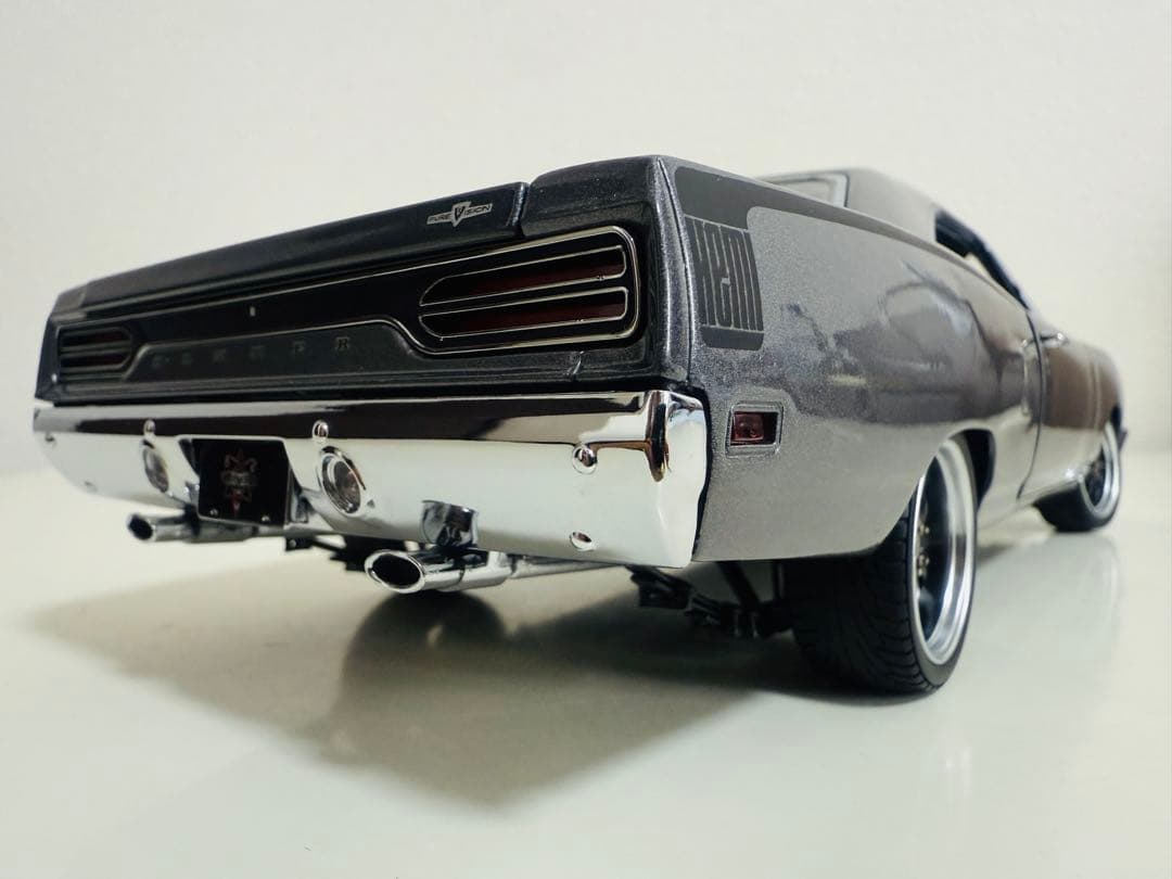 GMP/Plymouthプリムス RoadRunnerロードランナー 1/18