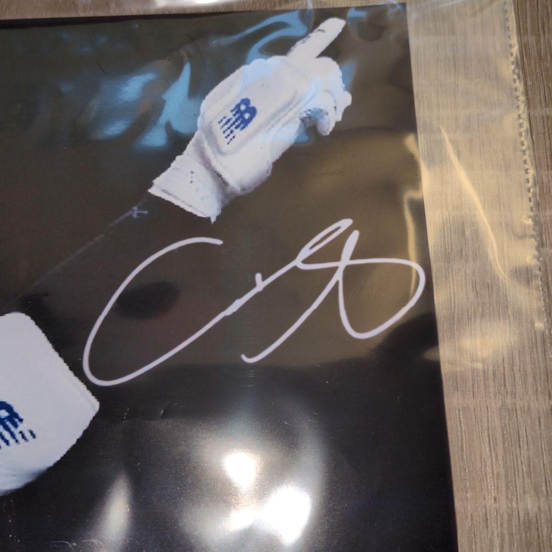 大谷翔平選手　直筆サイン入り　写真 　ドジャース　非売品　鑑定済み