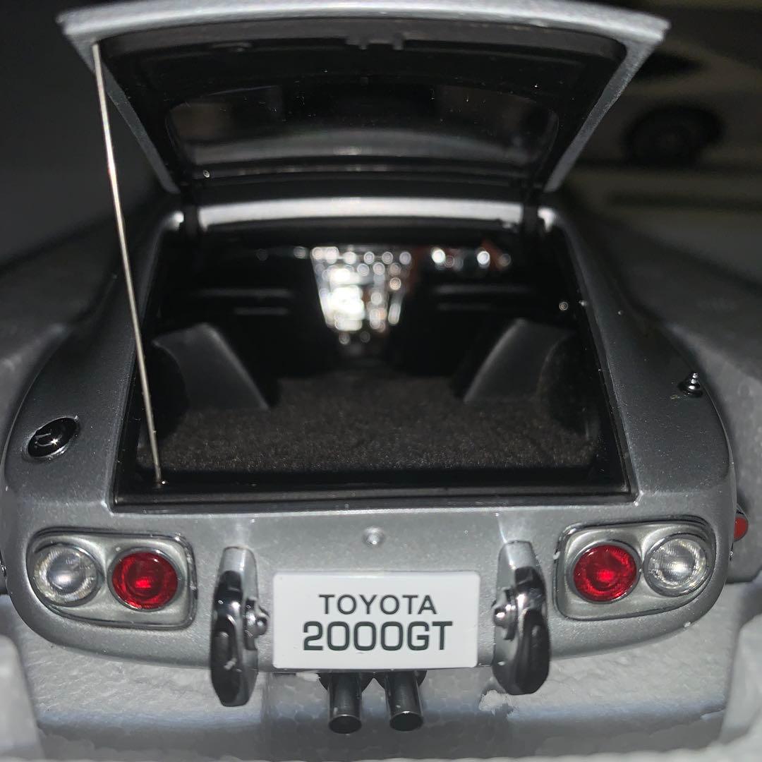 自動車 TOYOTA 2000 GT COUPE 1:18 AUTOart silver