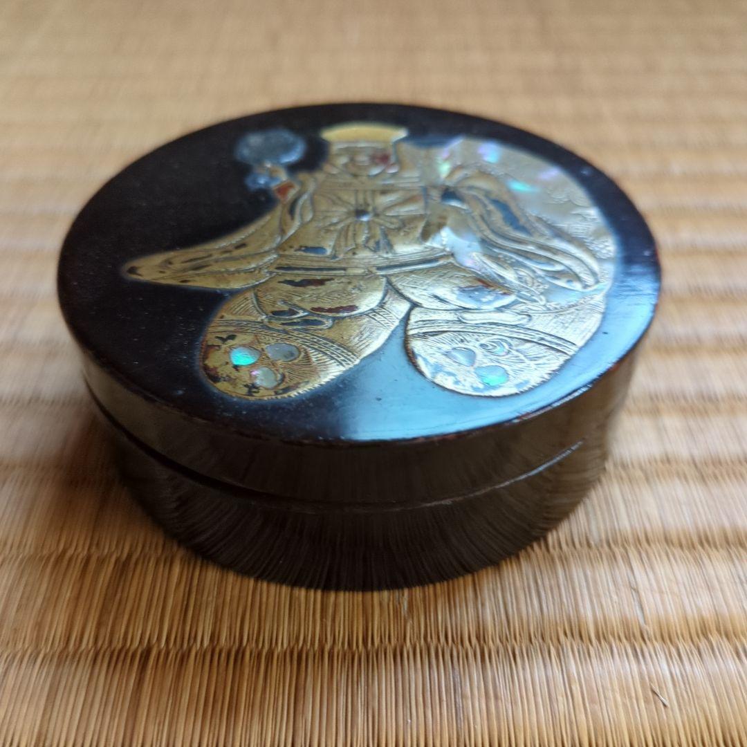 金箔装飾 漆器 香合 円形　大黒様　金蒔絵　打出の小槌　俵　骨董品　古美術