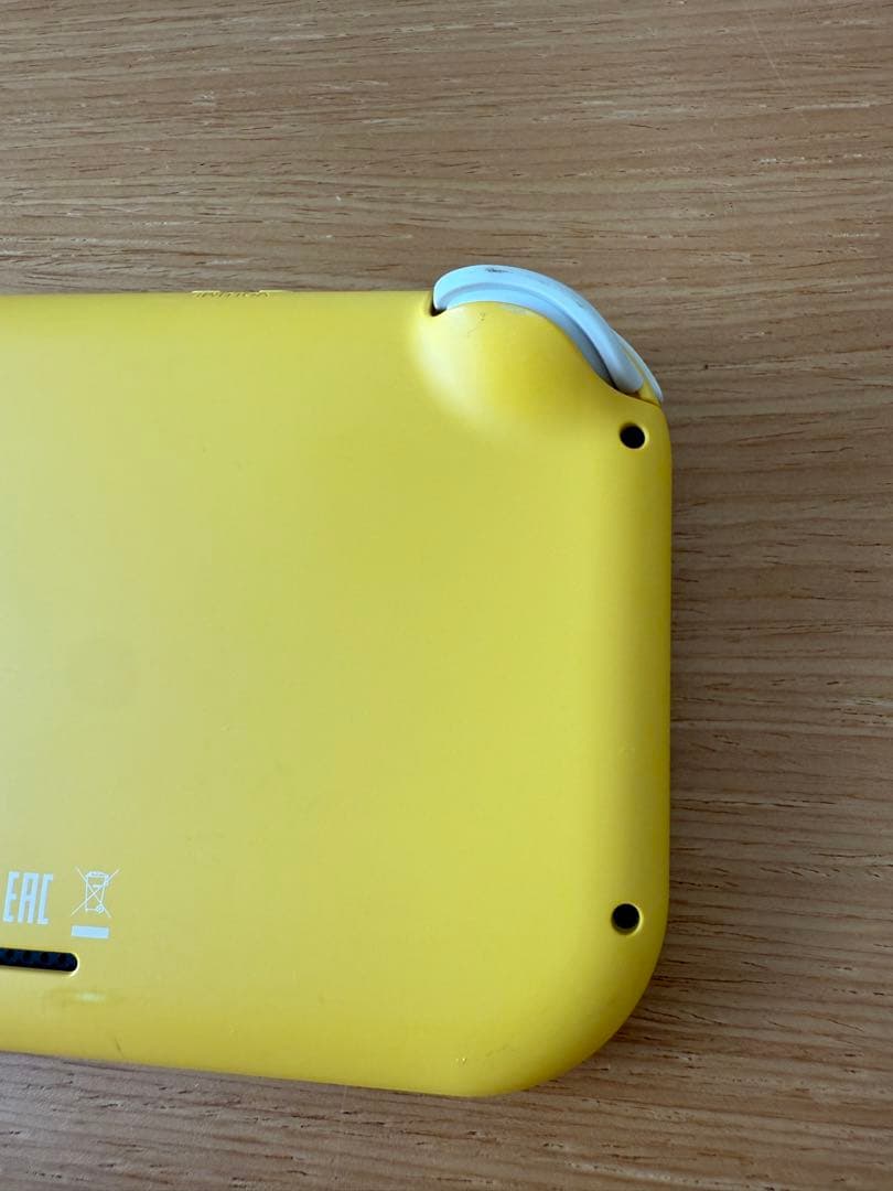 Switchライト本体 イエロー