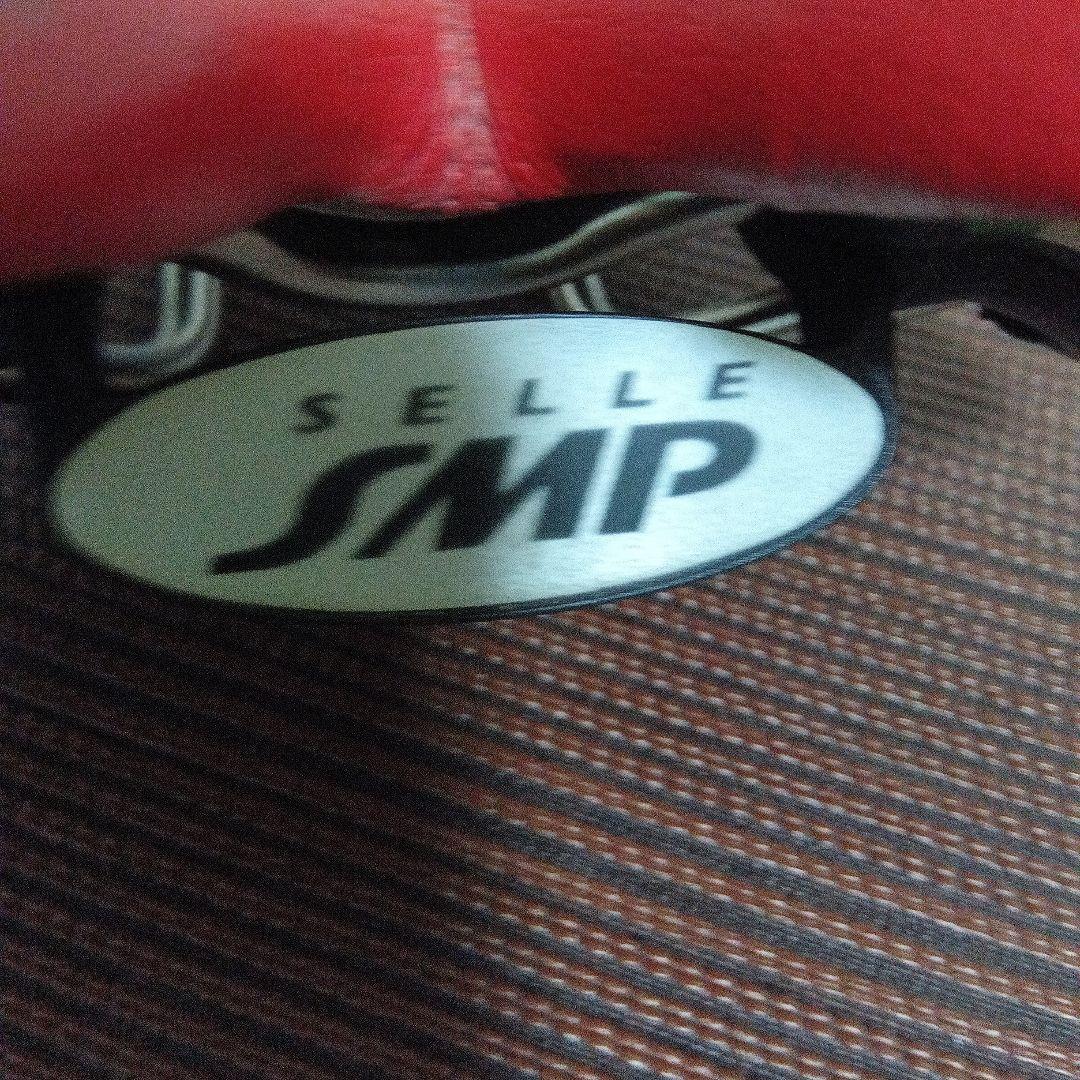 Selle SMP Dynamico サドル レッド